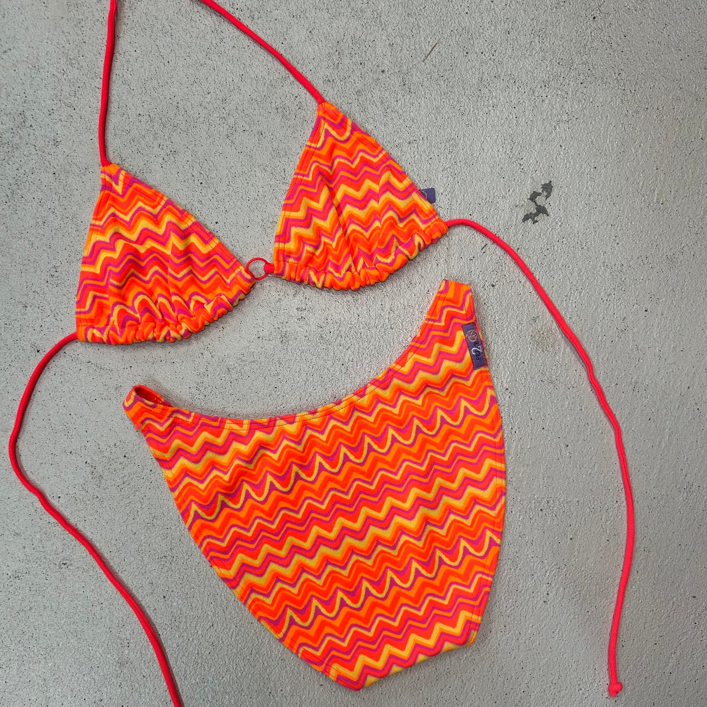 Deadstock 90s chevron multicolor bikini