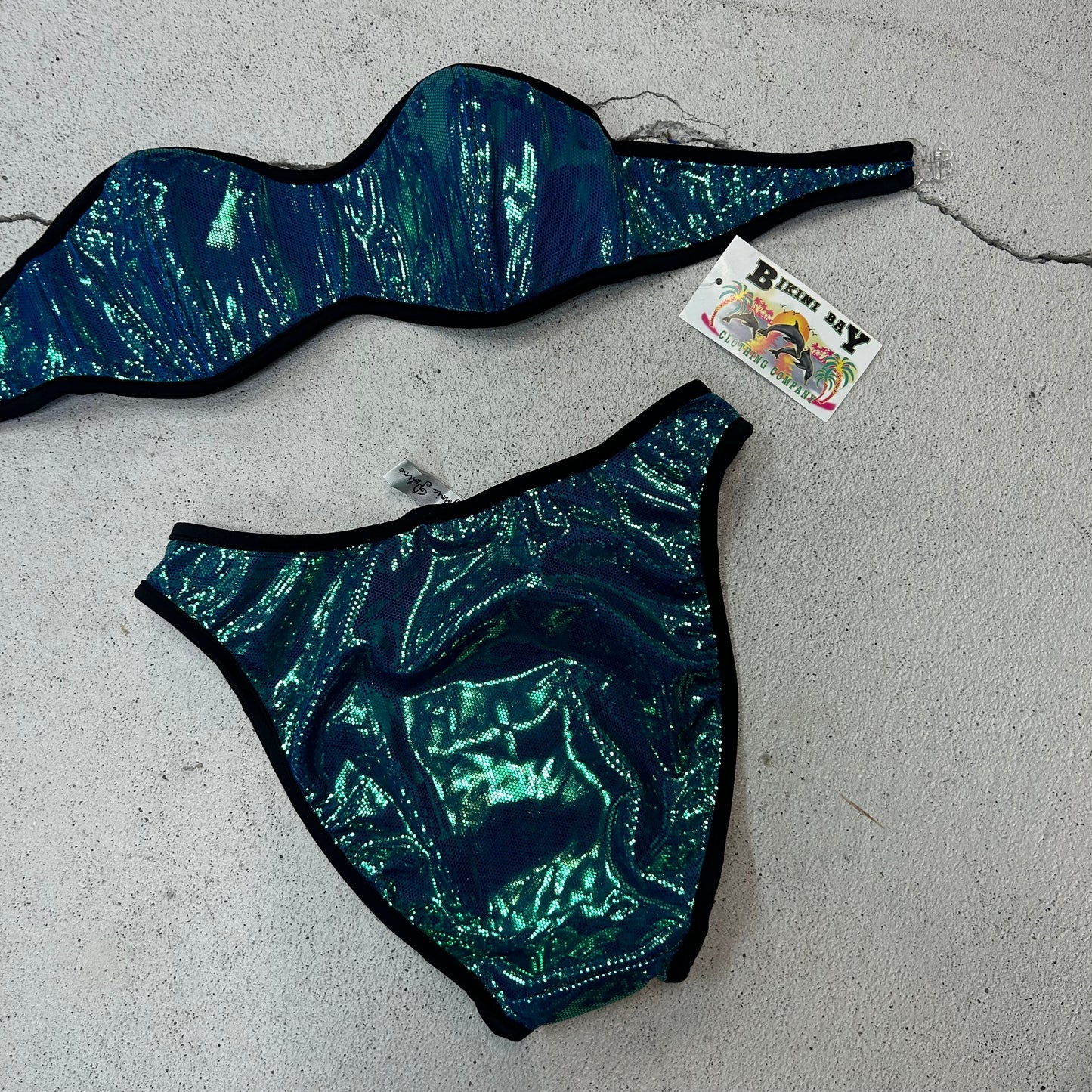 Deadstock 90s shiny mermaid bikini