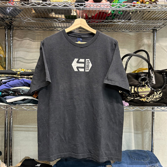 Early 2000s etnies tee