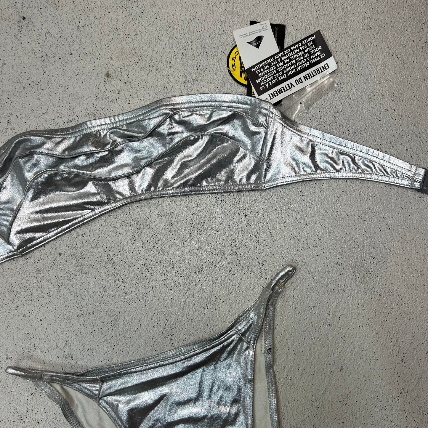 Deadstock 90s body glove metallic silver bandeau bikini