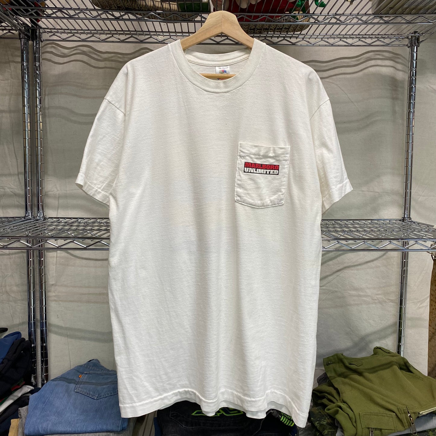 1990s marlboro pipestone pass pocket tee