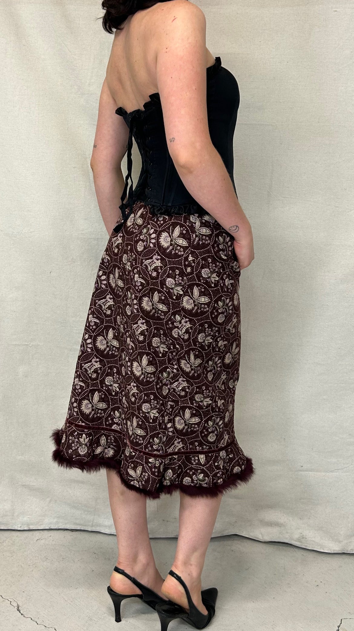 Early 2000s fur trim printed skirt