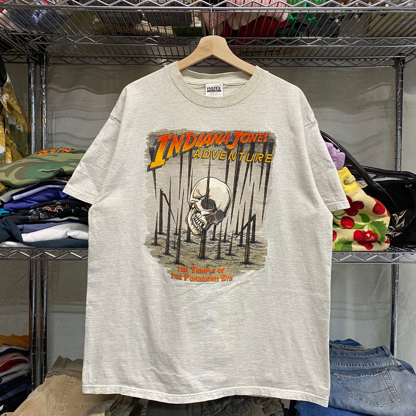 Vintage 90s indiana jones adventure disney tee